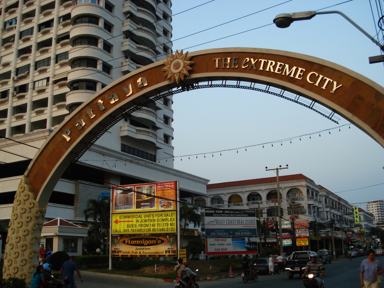 照片 泰国(Thailand) 宗甸(Jomtien) 塔帕亚路(Thappraya) 2008-01 51