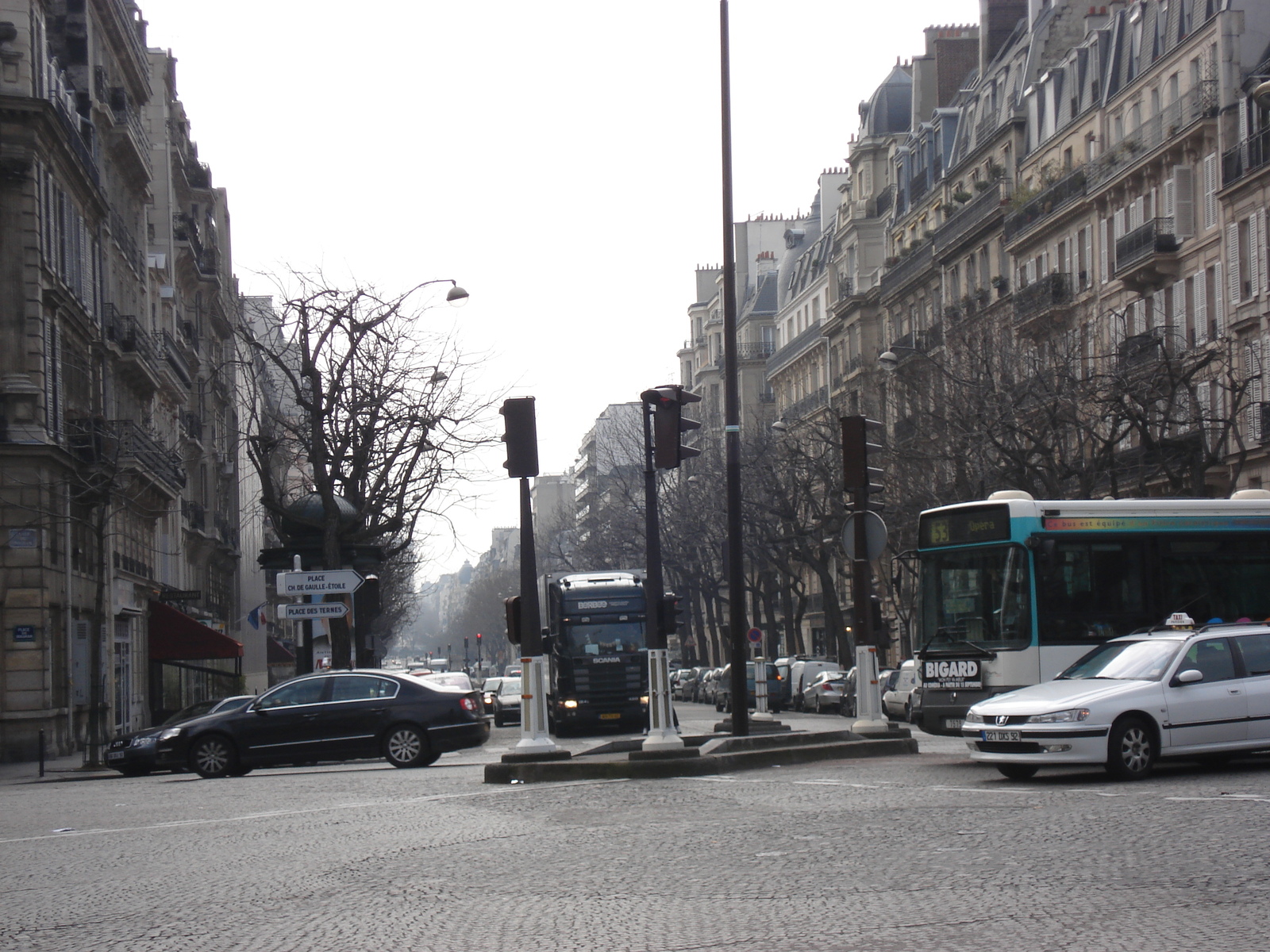 照片 法国(France) 巴黎(Paris) 第十七区(17th Arrondissement) 瓦格拉姆广场(Place Wagram) 2006-03 2