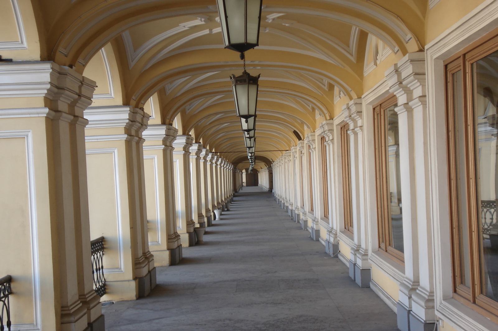 照片 俄罗斯(Russia) 圣彼得堡(St Petersburg) 涅瓦百货商店(Nevsky Departement Store) 2006-03 15