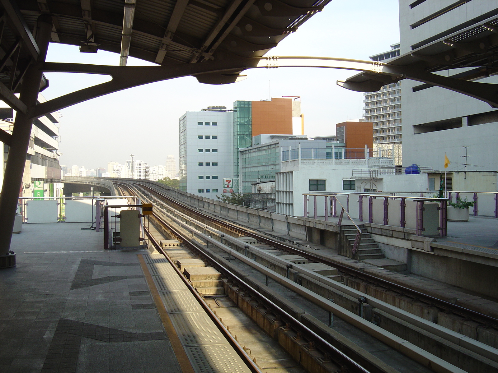 照片 泰国(Thailand) 曼谷(Bangkok) 轻轨(Sky Train) 2004-12 129
