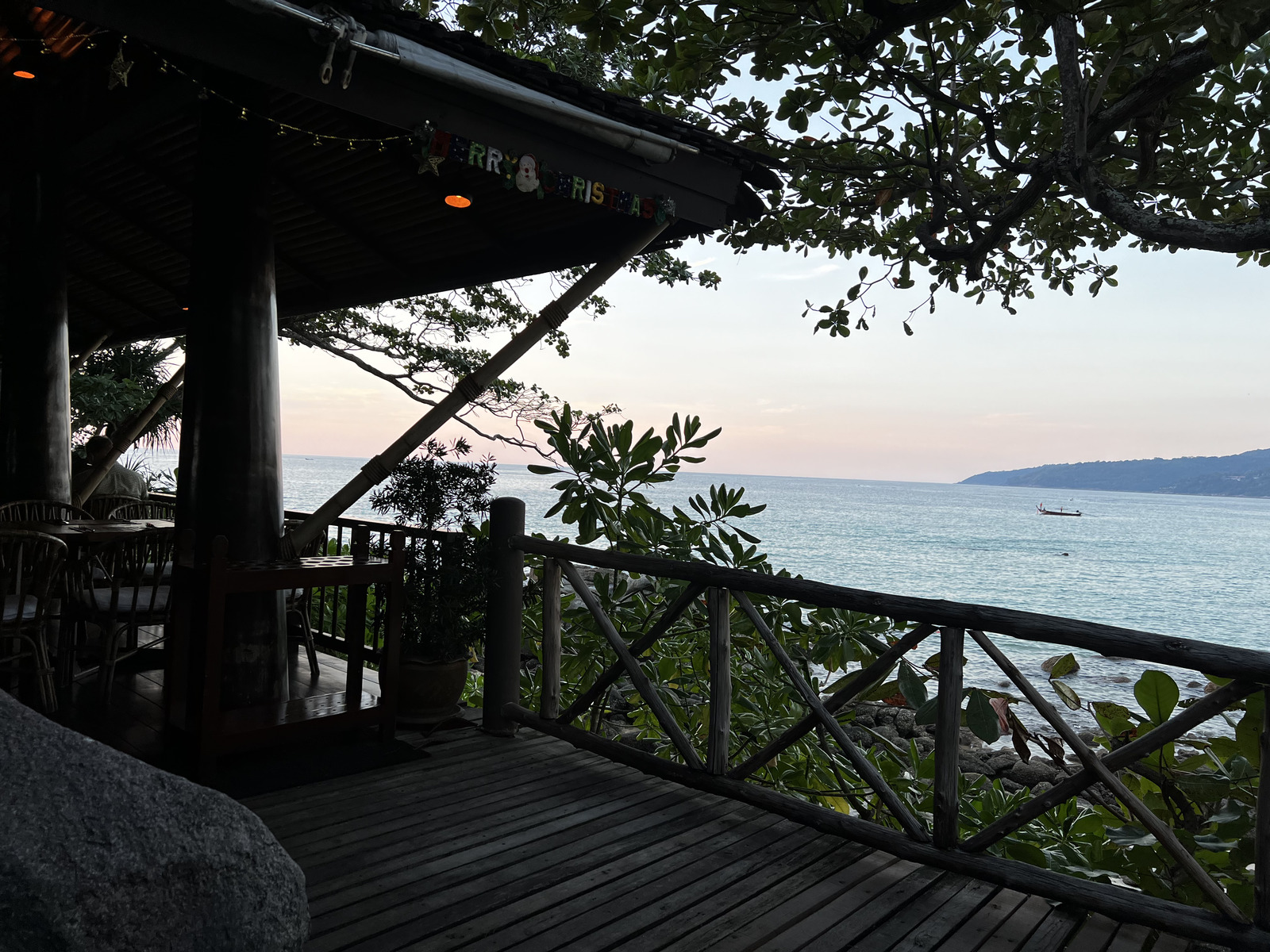 照片 泰国(Thailand) 普吉岛(Phuket) 卡伦海滩(Karon Beach) 岩石上餐厅(On the rock Restaurant) 2021-12 11