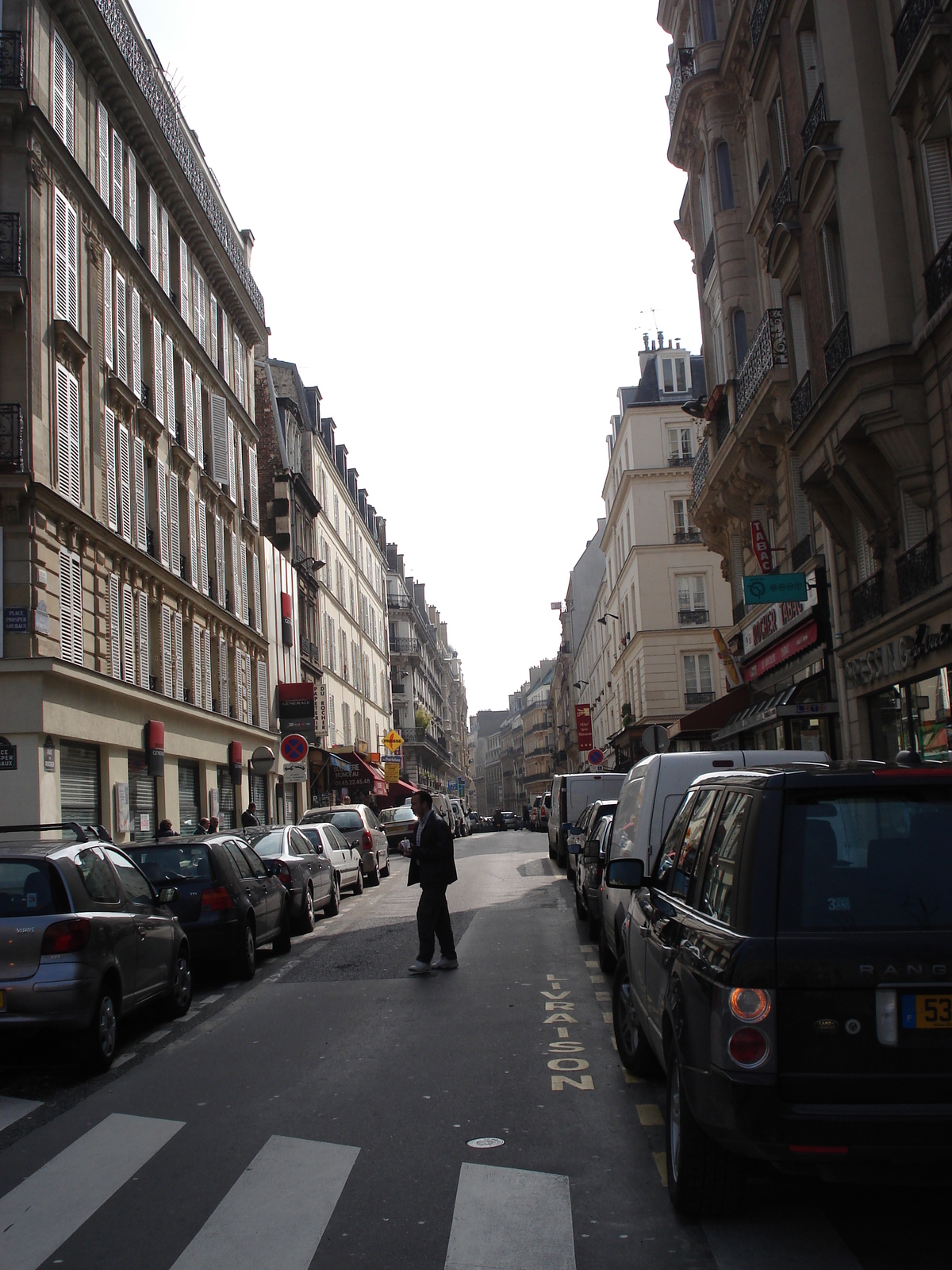 照片 法国(France) 巴黎(Paris) 第十七区(17th Arrondissement) 库尔塞勒大道(Boulevard de Courcelles) 2006-03 14