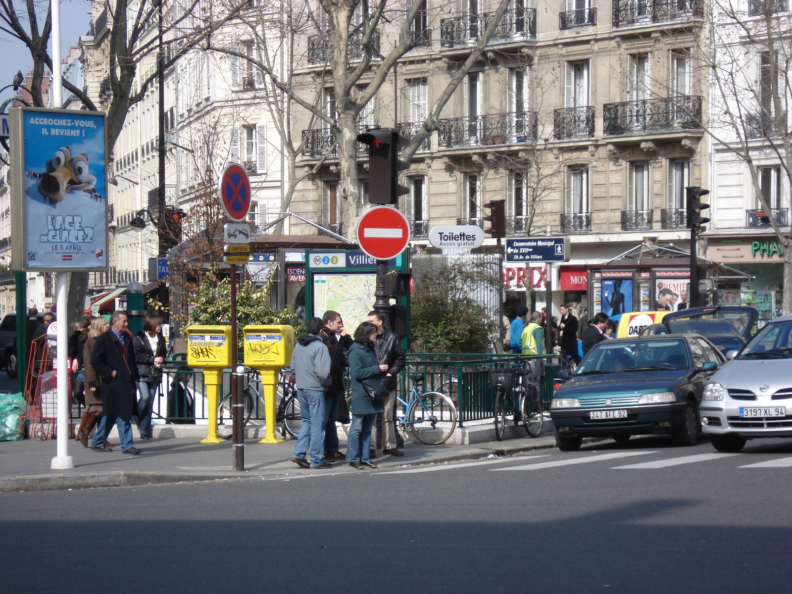 照片 法国(France) 巴黎(Paris) 第十七区(17th Arrondissement) 库尔塞勒大道(Boulevard de Courcelles) 2006-03 27