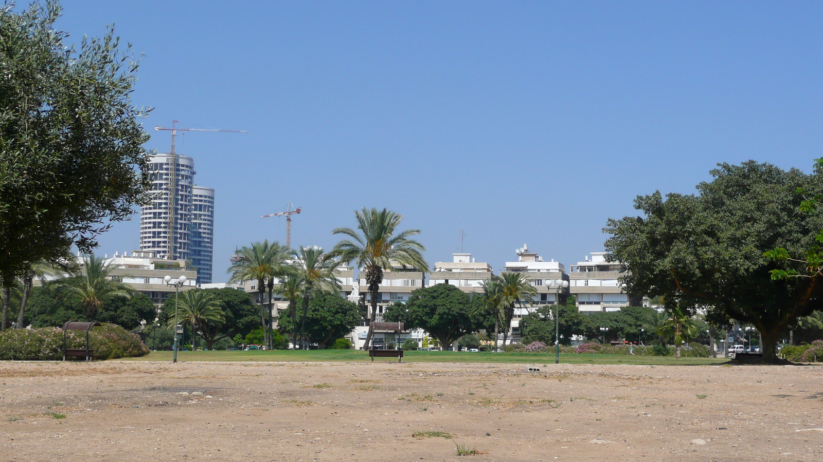 照片 以色列(Israel) 特拉维夫(Tel Aviv) 国家广场(Kikar Hamedina) 2007-06 27