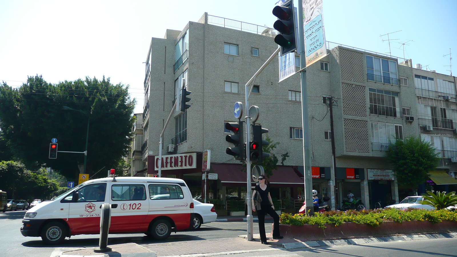 照片 以色列(Israel) 特拉维夫(Tel Aviv) 伊本·加比罗尔街(Ibn Gvirol Street) 2007-06 7