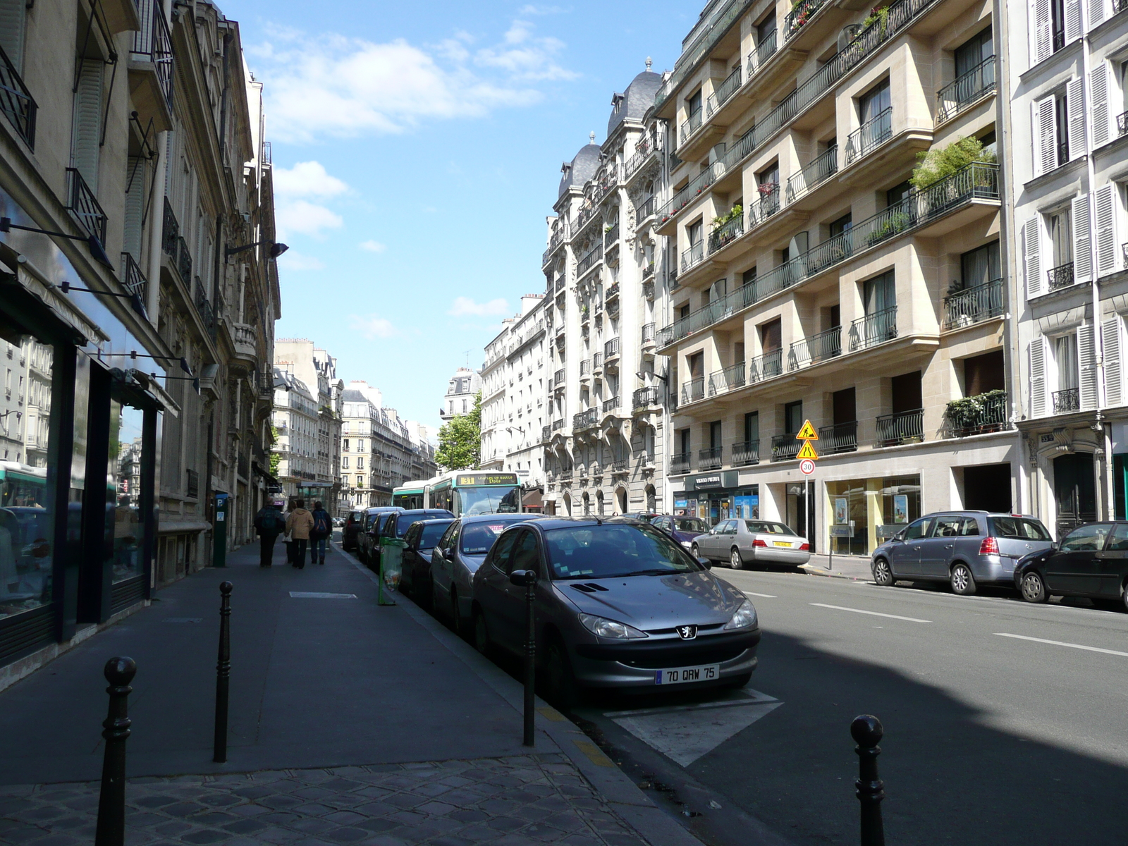 照片 法国(France) 巴黎(Paris) 第十七区(17th Arrondissement) 茹弗鲁瓦·达邦街(Rue Jouffroy d'Abbans) 2007-05 3