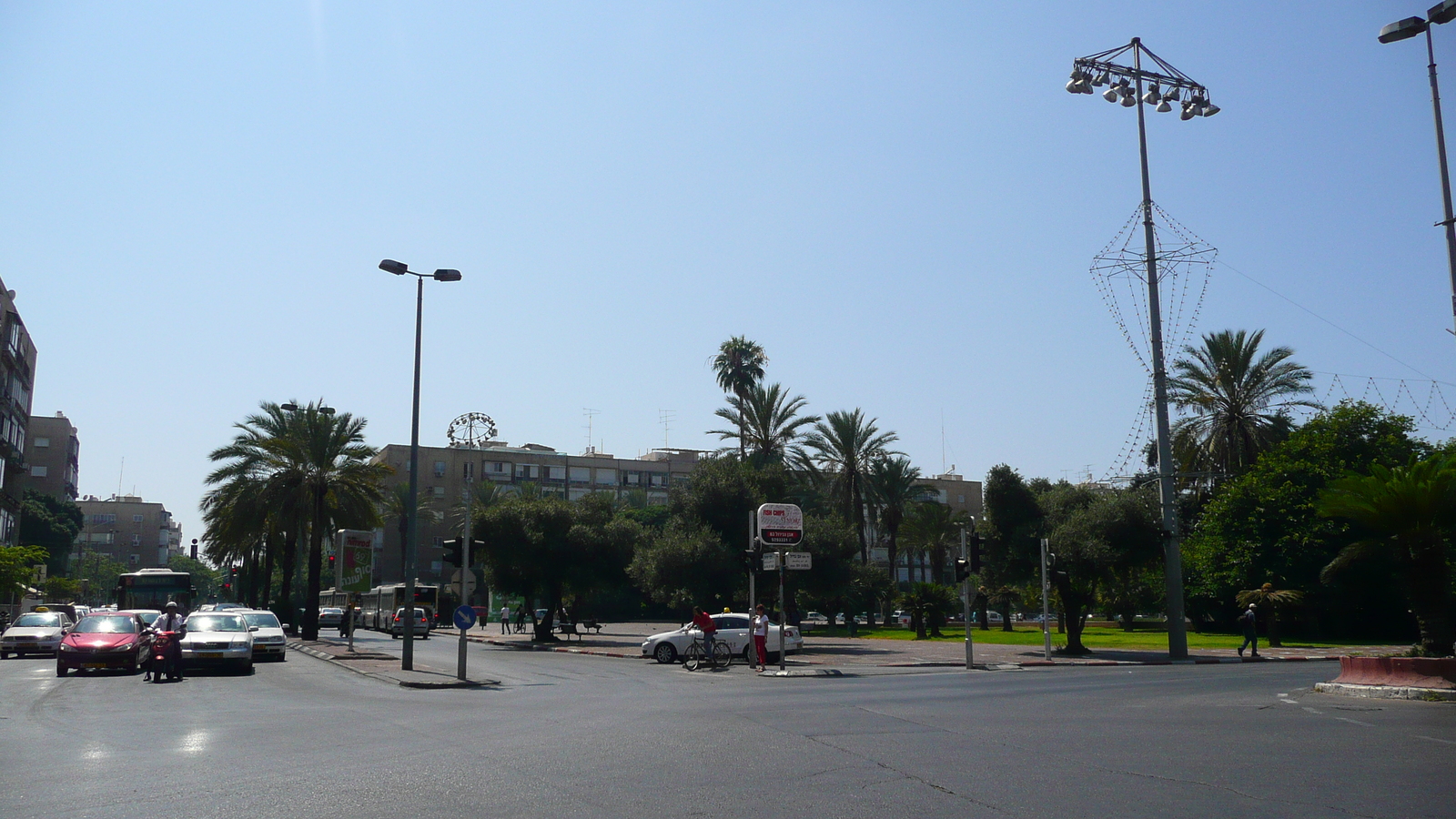 照片 以色列(Israel) 特拉维夫(Tel Aviv) 伊本·加比罗尔街(Ibn Gvirol Street) 2007-06 53