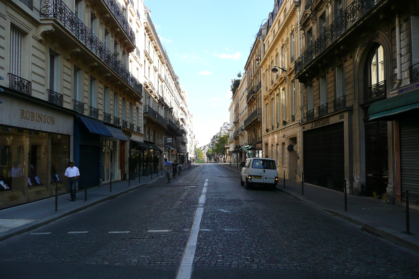 照片 法国(France) 巴黎(Paris) 奥什大街(Avenue Hoche) 2007-09 24