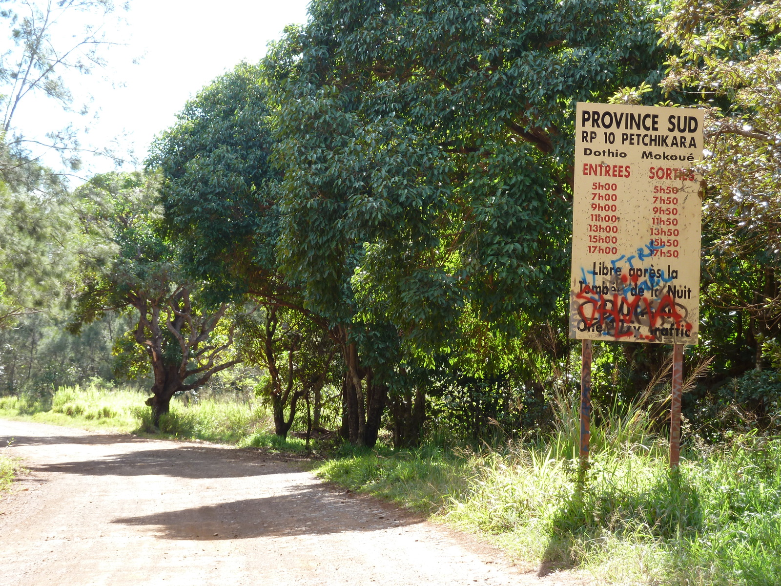 照片 新喀里多尼亚(New Caledonia) 蒂奥至卡纳拉公路(Thio to Canala road) 2010-05 20