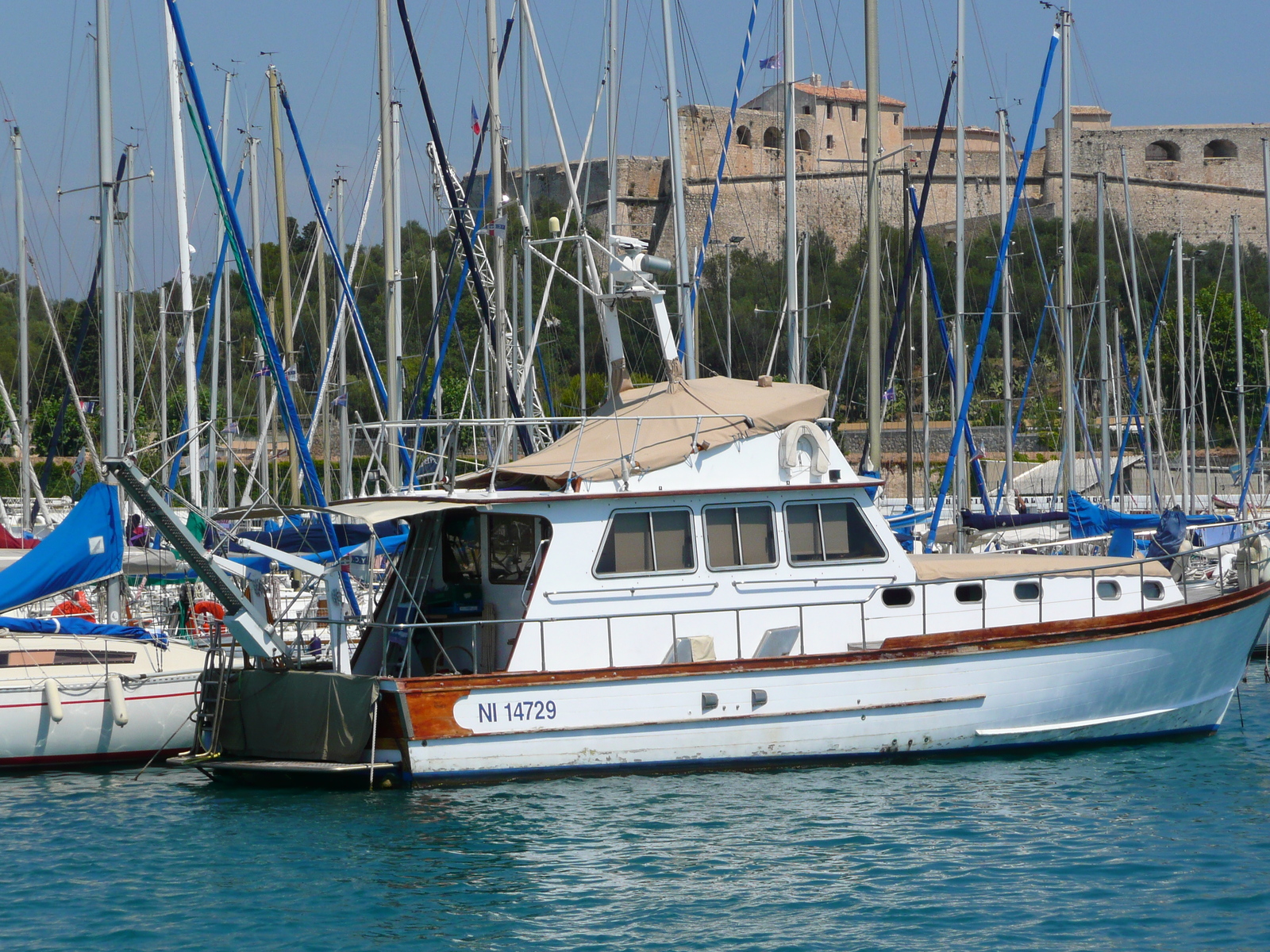 照片 法国(France) 昂蒂布(Antibes) 沃邦港(Port Vauban) 2007-07 35