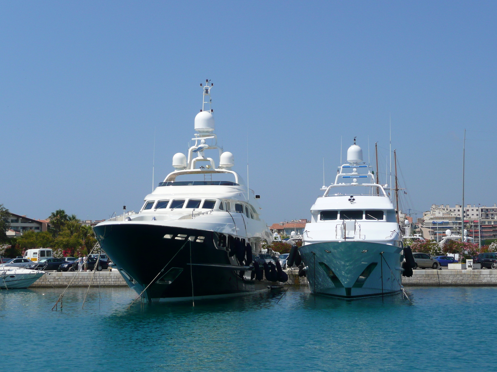 照片 法国(France) 昂蒂布(Antibes) 沃邦港(Port Vauban) 2007-07 15