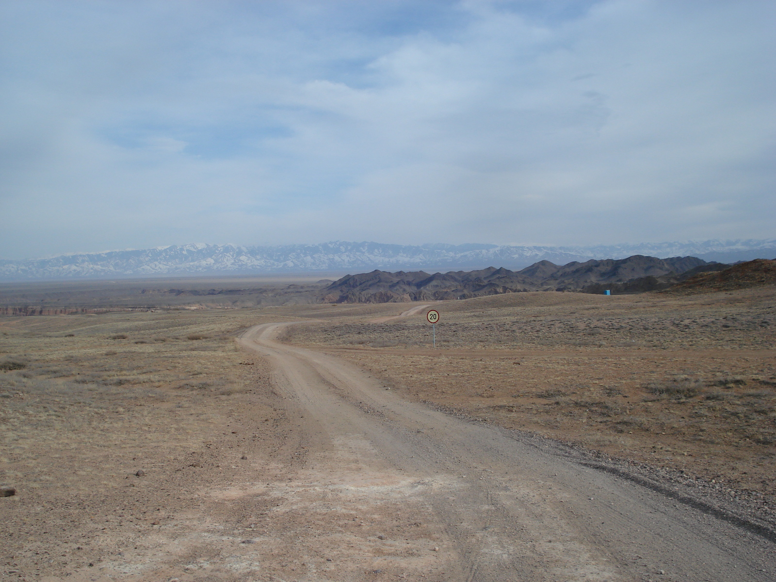 照片 哈萨克斯坦(Kazakhstan) 阿拉木图至恰伦峡谷公路(Almaty to Charyn Canyon road) 2007-03 88