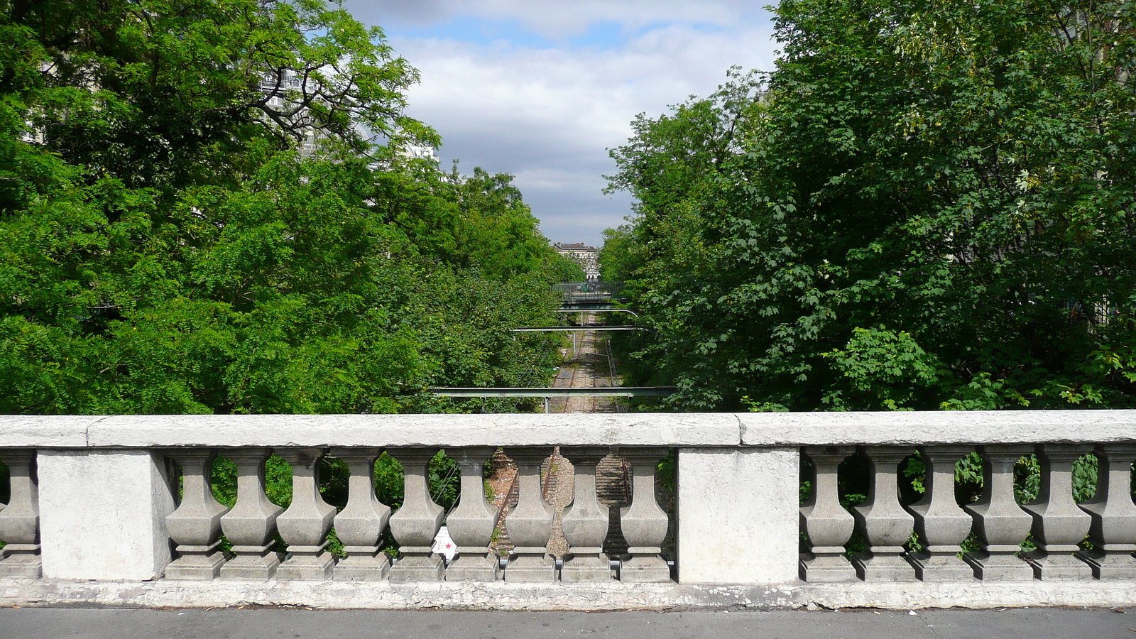 照片 法国(France) 巴黎(Paris) 第十七区(17th Arrondissement) 瓦格拉姆广场(Place Wagram) 2007-05 15