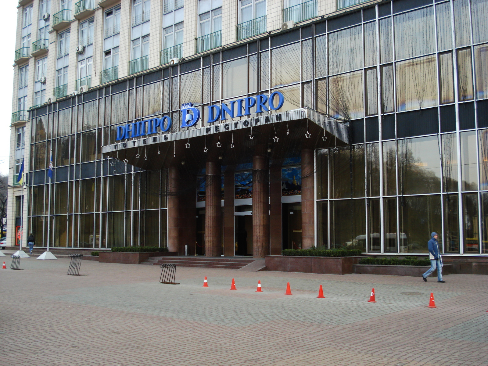 照片 乌克兰(Ukraine) 基辅(Kiev) 赫雷夏蒂克大街(Kreschatyk Street) 2007-03 38