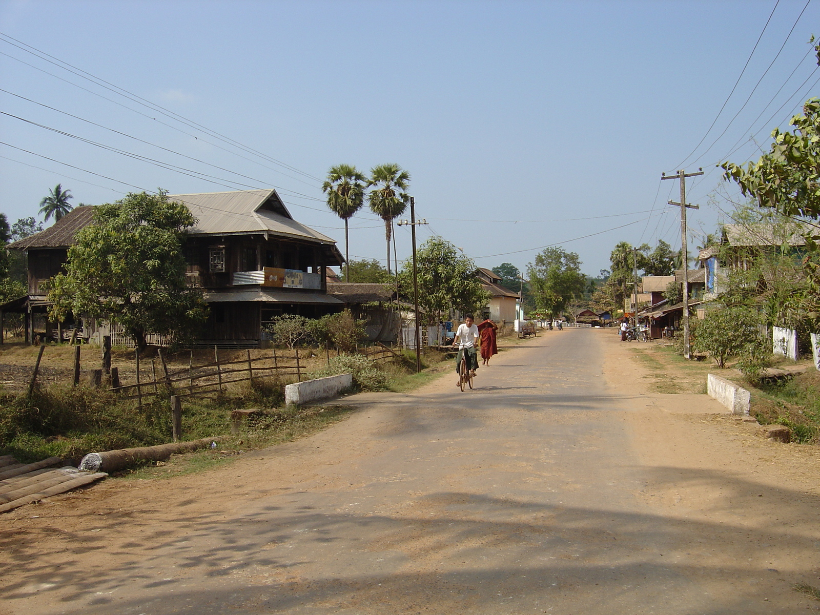 照片 缅甸(Myanmar) 土瓦至茂马干海滩公路(Road from Dawei to Maungmagan beach) 2005-01 31