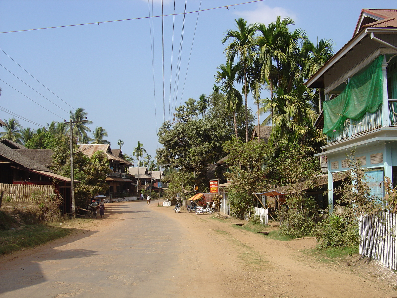 照片 缅甸(Myanmar) 土瓦至茂马干海滩公路(Road from Dawei to Maungmagan beach) 2005-01 20