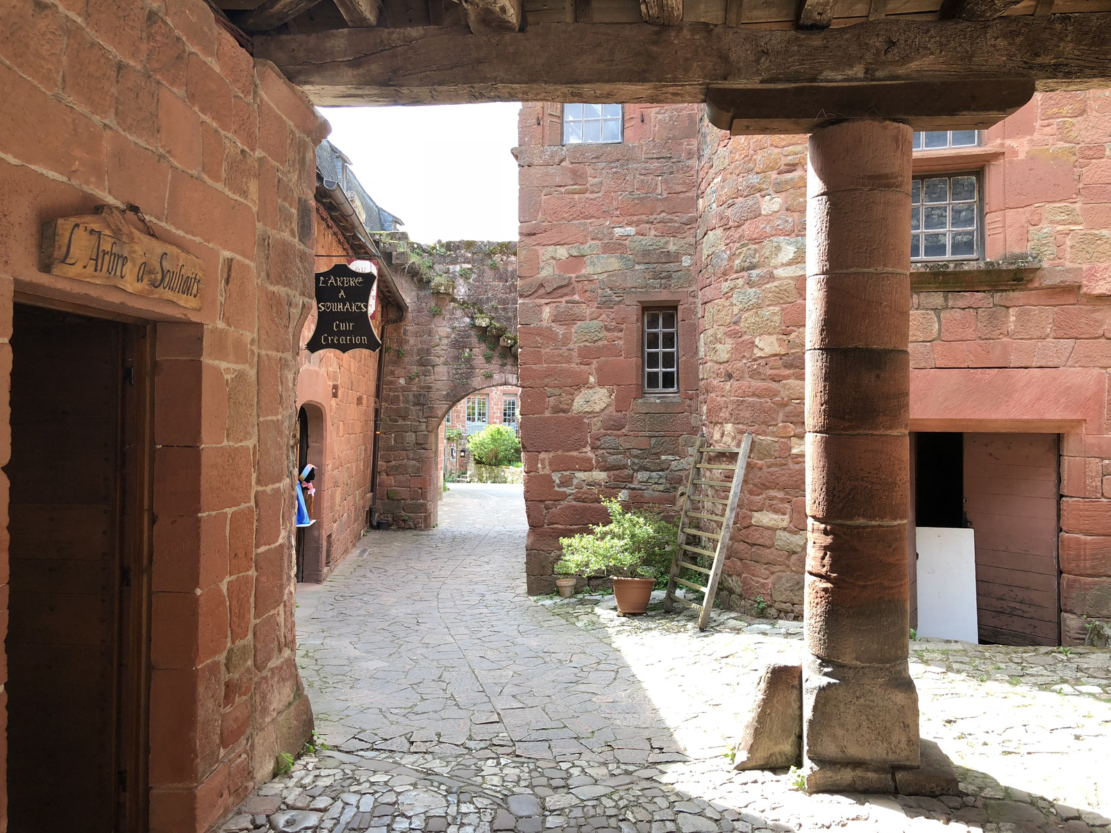 照片 法国(France) 科隆日拉鲁日(Collonges la Rouge) 2018-04 17