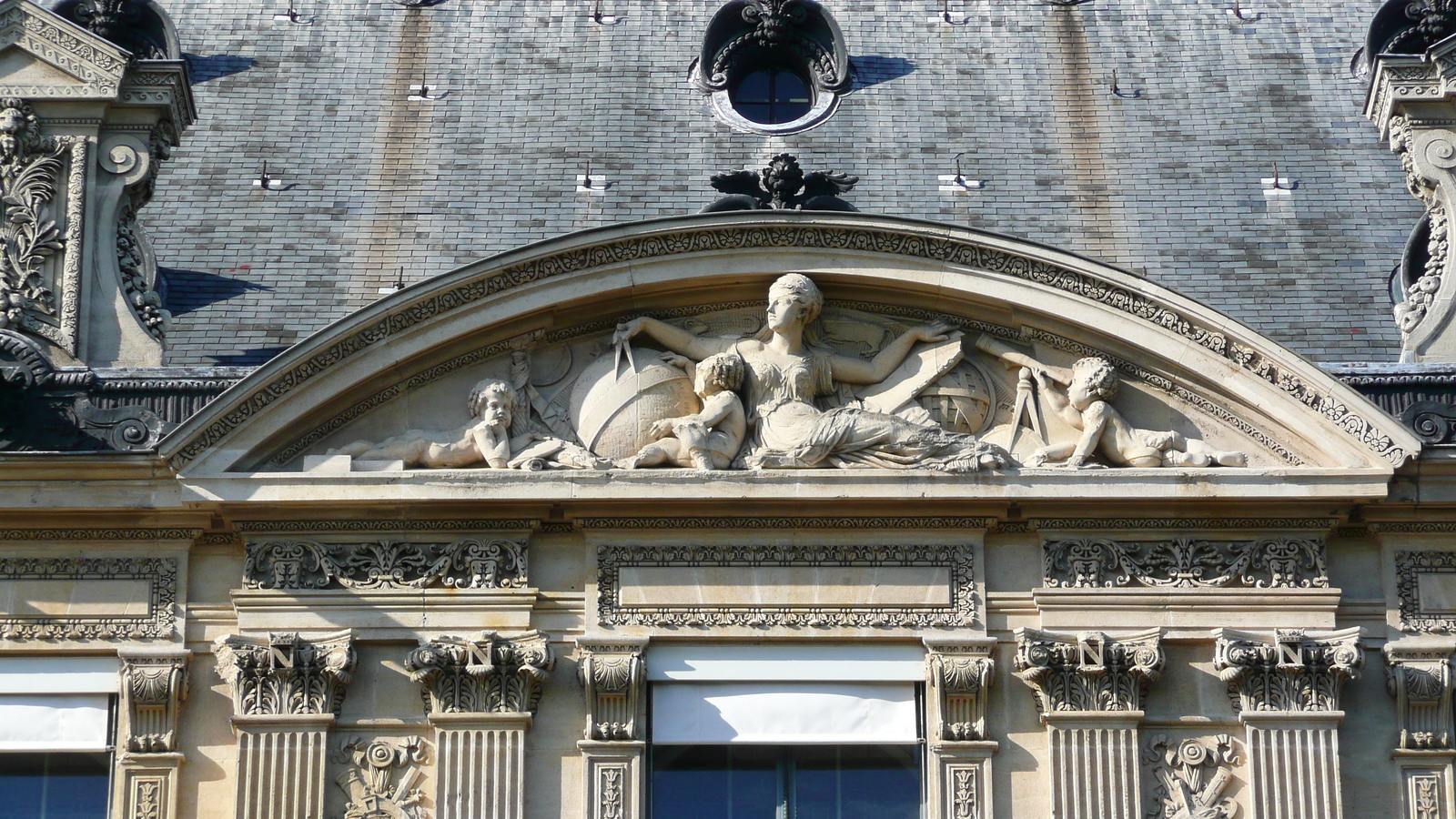 照片 法国(France) 巴黎(Paris) 卢浮宫(Louvre) 卢浮宫临河立面(Riverside facade of Louvre) 2007-07 53