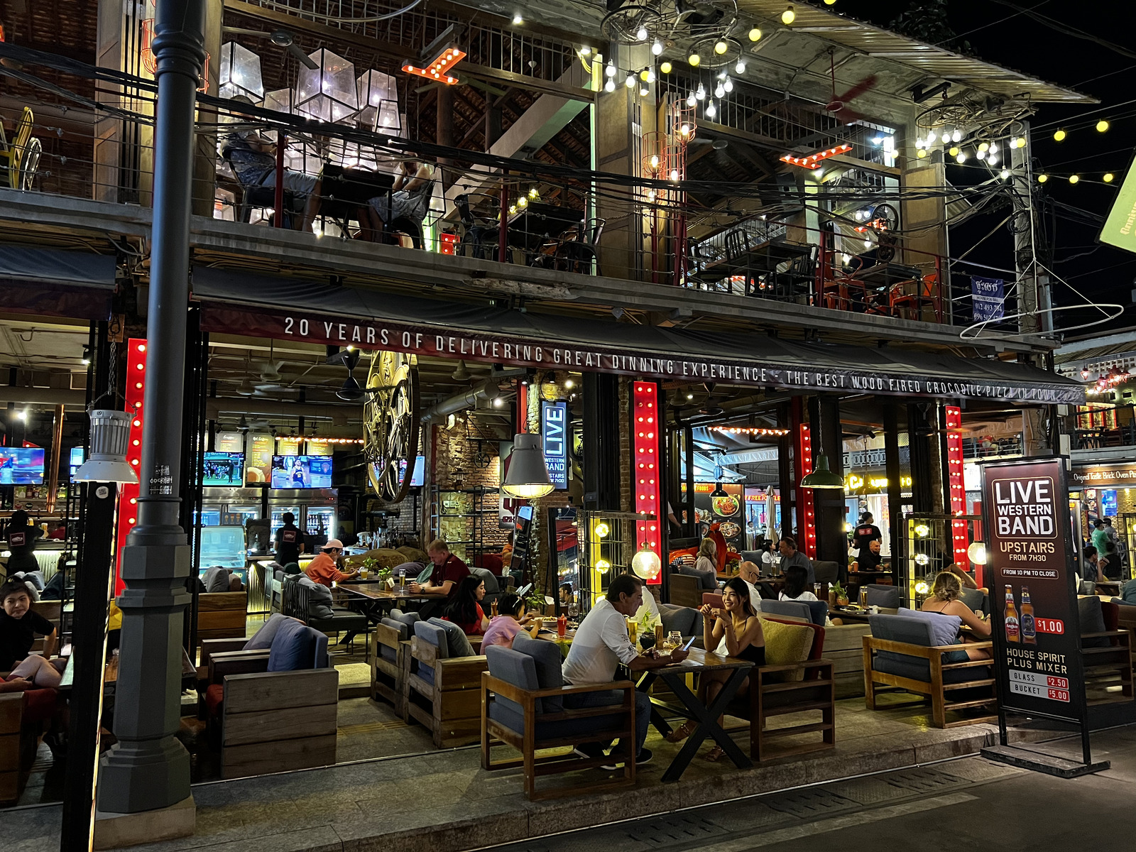 照片 柬埔寨(Cambodia) 暹粒(Siem Reap) 酒吧街(Pub Street) 2023-01 33