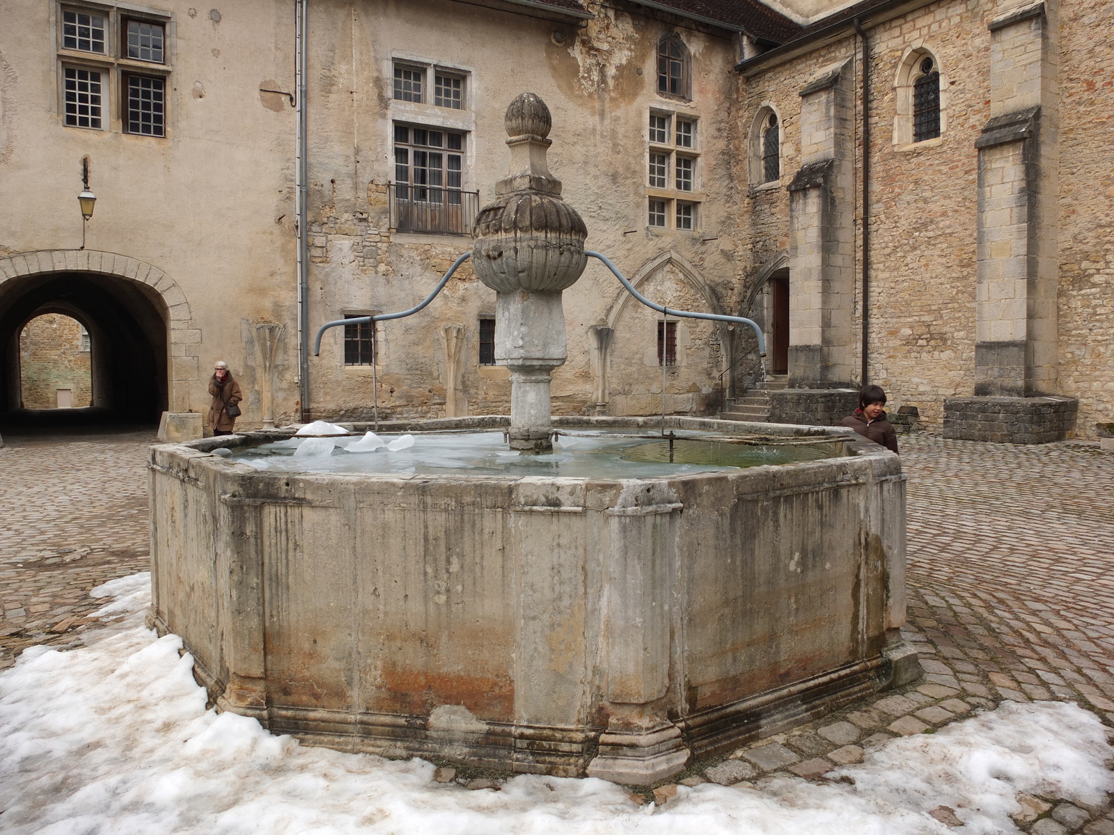 照片 法国(France) 博姆莱梅西厄(Baume les Messieurs) 2012-02 94