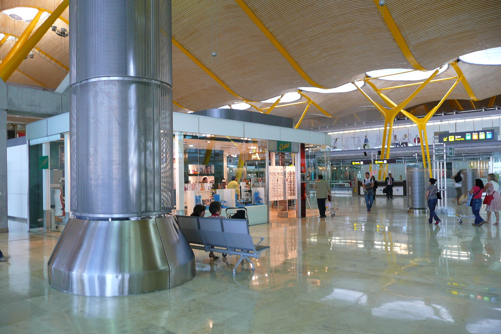 照片 西班牙(Spain) 马德里(Madrid) 巴拉哈斯机场(Barajas Airport) 2007-09 47
