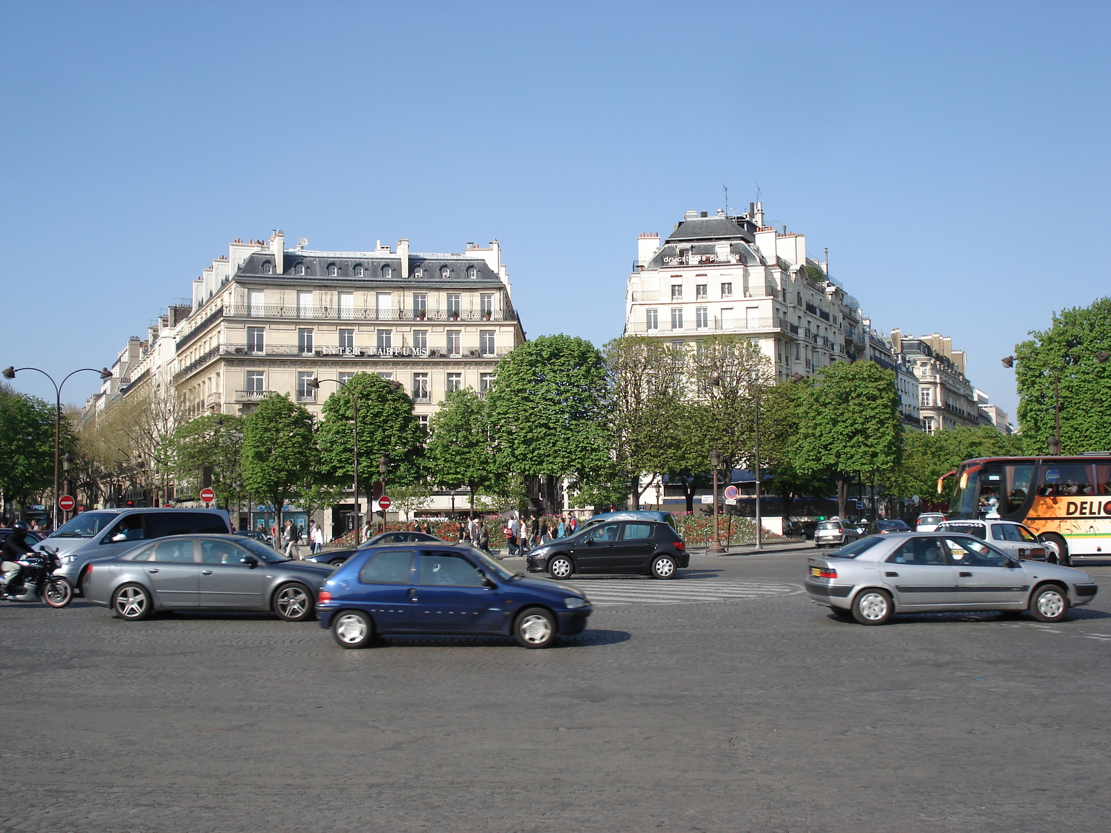 照片 法国(France) 巴黎(Paris) 香榭丽舍大街(Champs Elysees) 2006-04 43