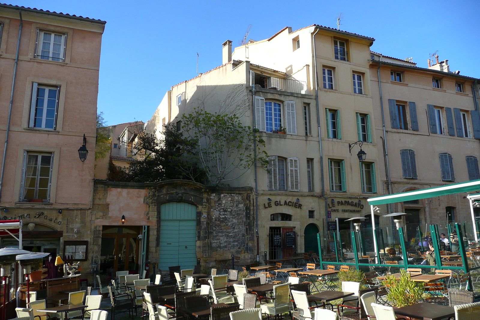 照片 法国(France) 普罗旺斯地区艾克斯(Aix en Provence) 梳毛工广场(Forum des Cardeurs) 2008-04 5