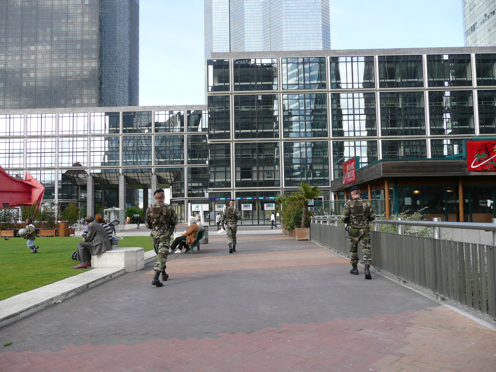 照片 法国(France) 巴黎(Paris) 拉德芳斯(La Defense) 2007-05 145
