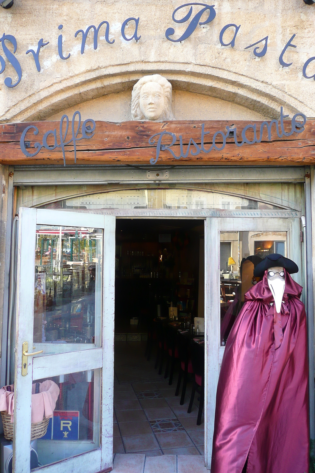 照片 法国(France) 普罗旺斯地区艾克斯(Aix en Provence) 梳毛工广场(Forum des Cardeurs) 2008-04 2