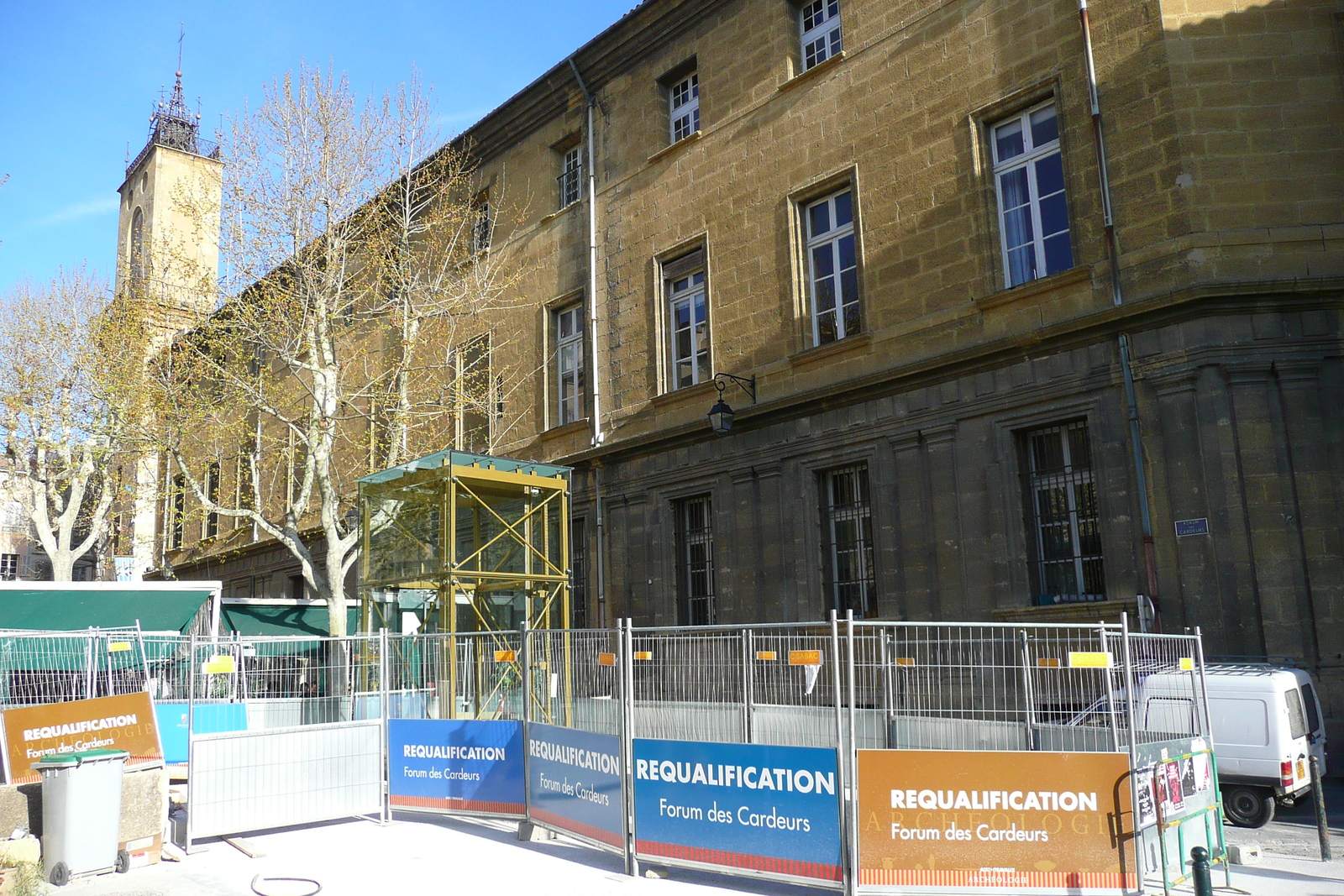 照片 法国(France) 普罗旺斯地区艾克斯(Aix en Provence) 梳毛工广场(Forum des Cardeurs) 2008-04 19
