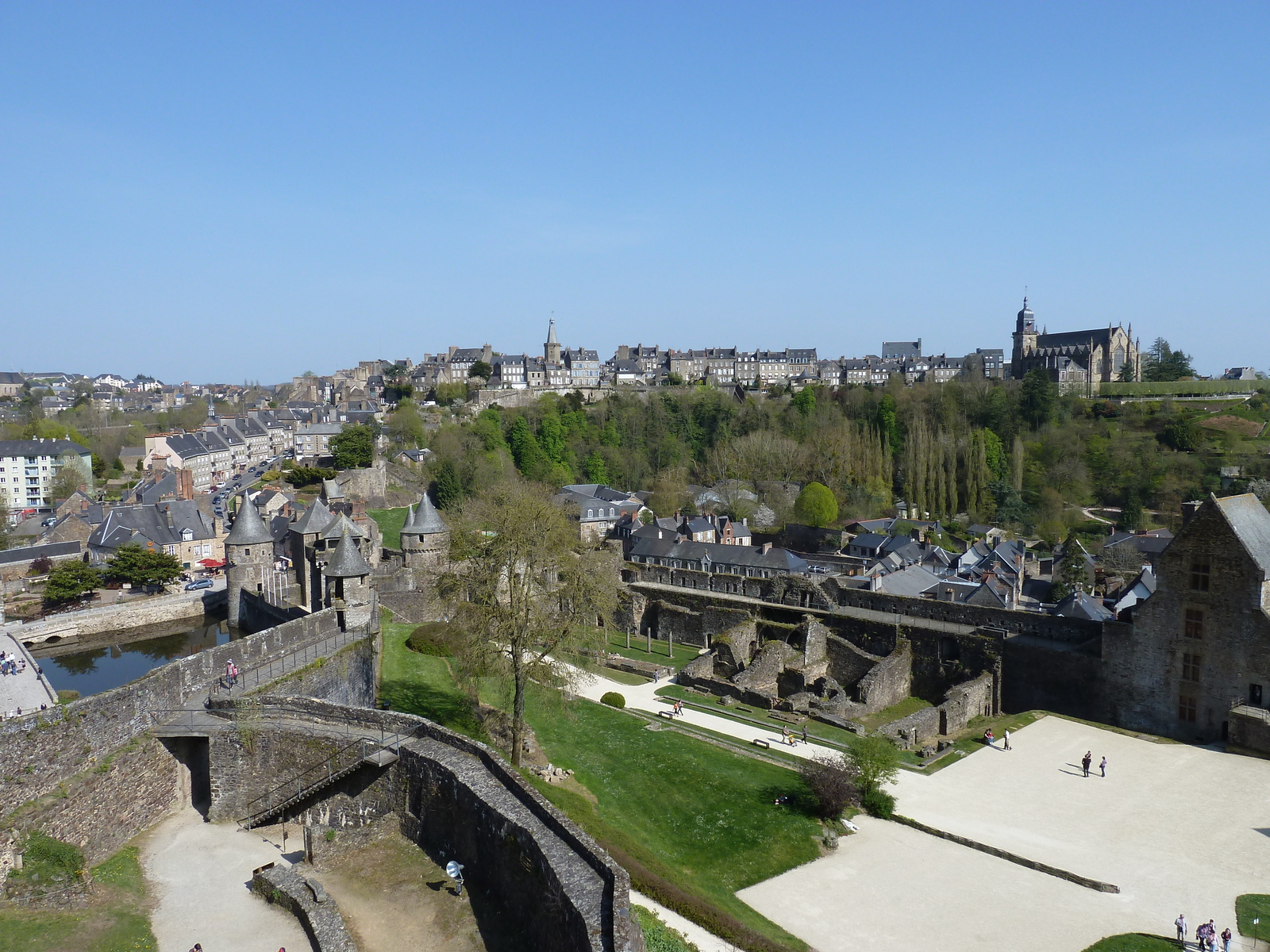 照片 法国(France) 富热尔(Fougeres) 2010-04 33