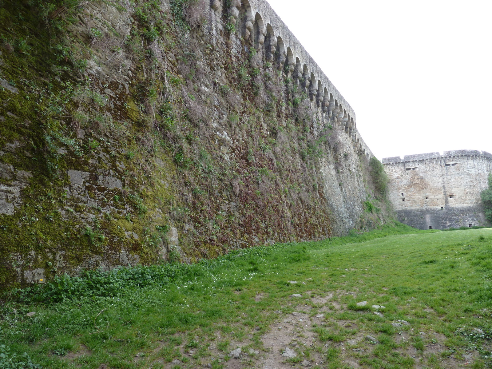 照片 法国(France) 迪南(Dinan) 迪南城墙(Dinan city walls) 2010-04 19