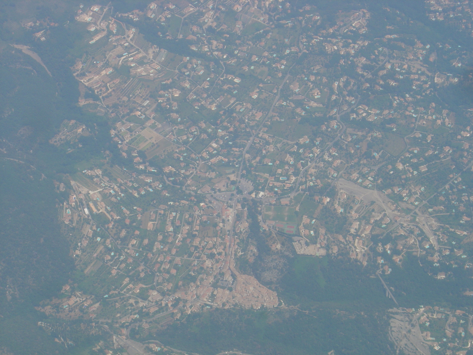 照片 法国(France) 卢河畔图雷特(Tourrettes sur Loup) 2005-06 0