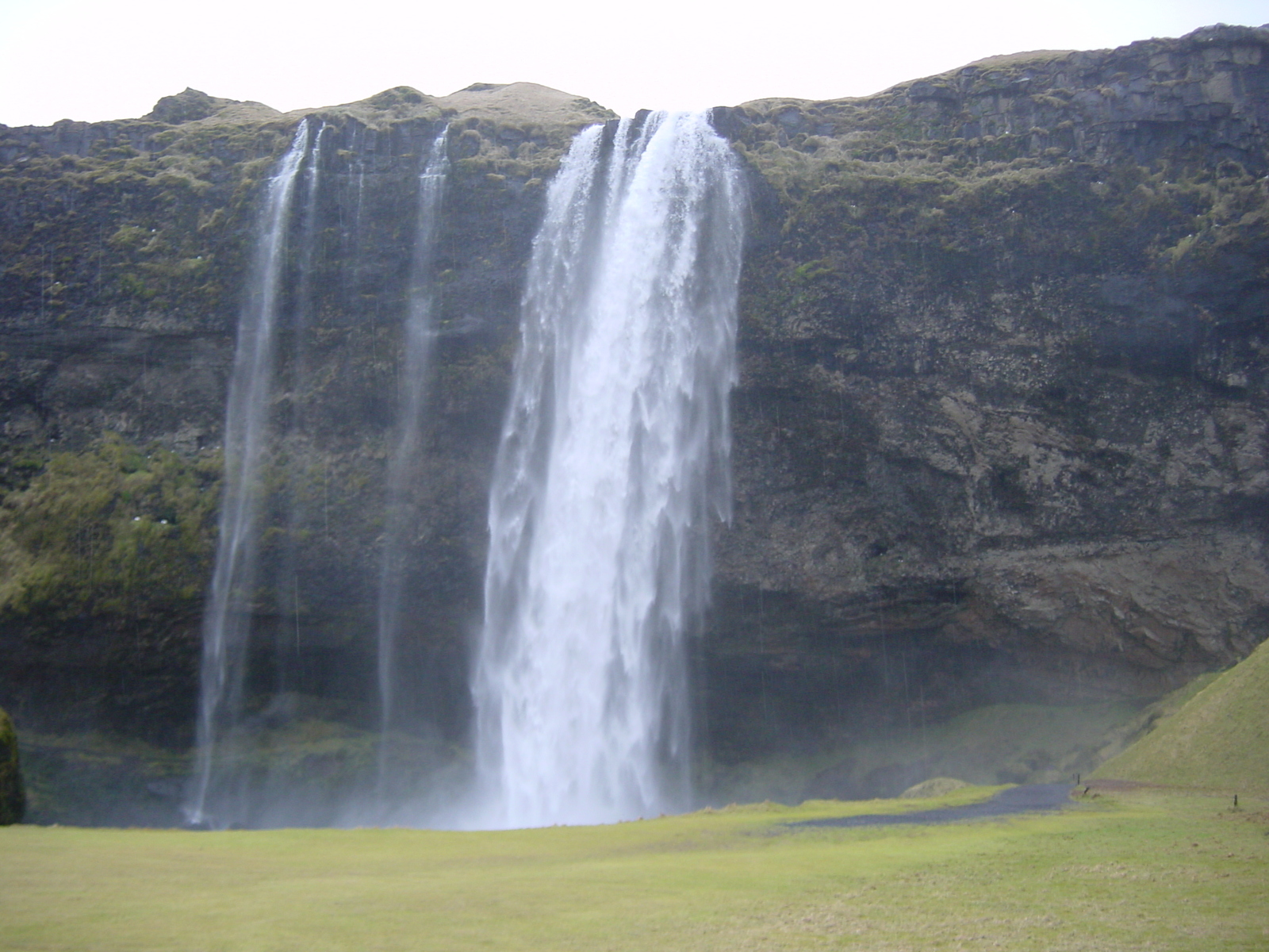 照片 冰岛(Iceland) 塞里雅兰瀑布(Seljarlandsfoss) 2003-03 3