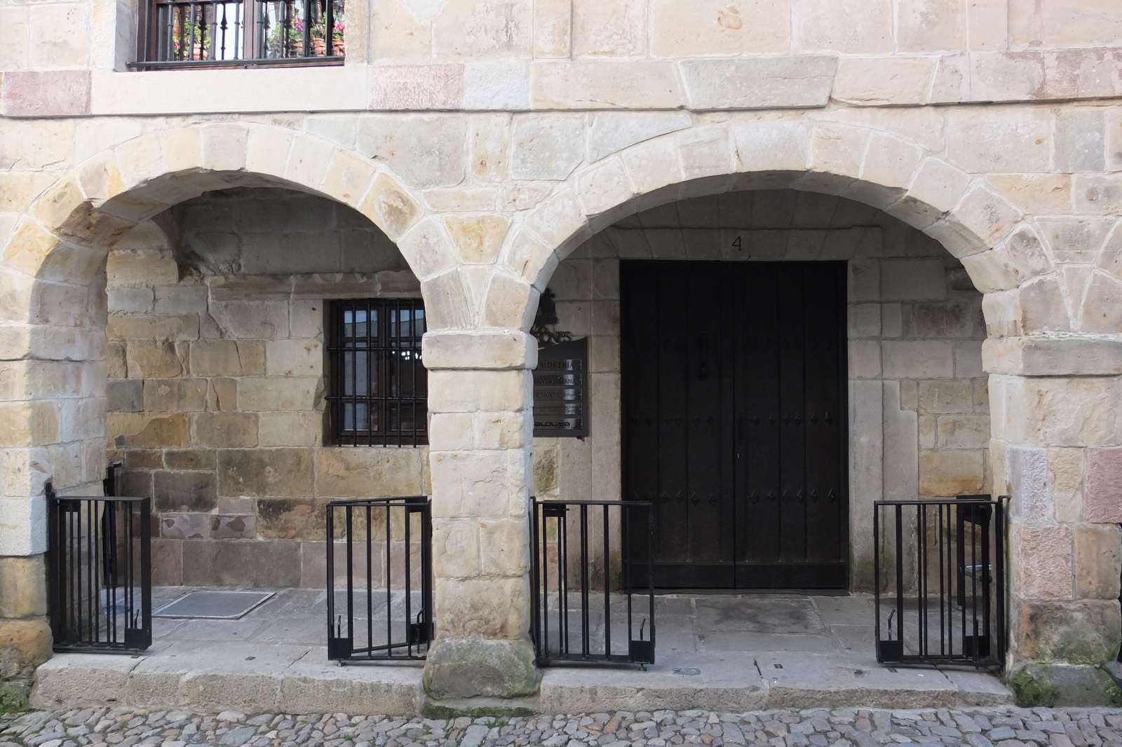照片 西班牙(Spain) 桑蒂利亚纳德尔马尔(Santillana del Mar) 2013-01 72