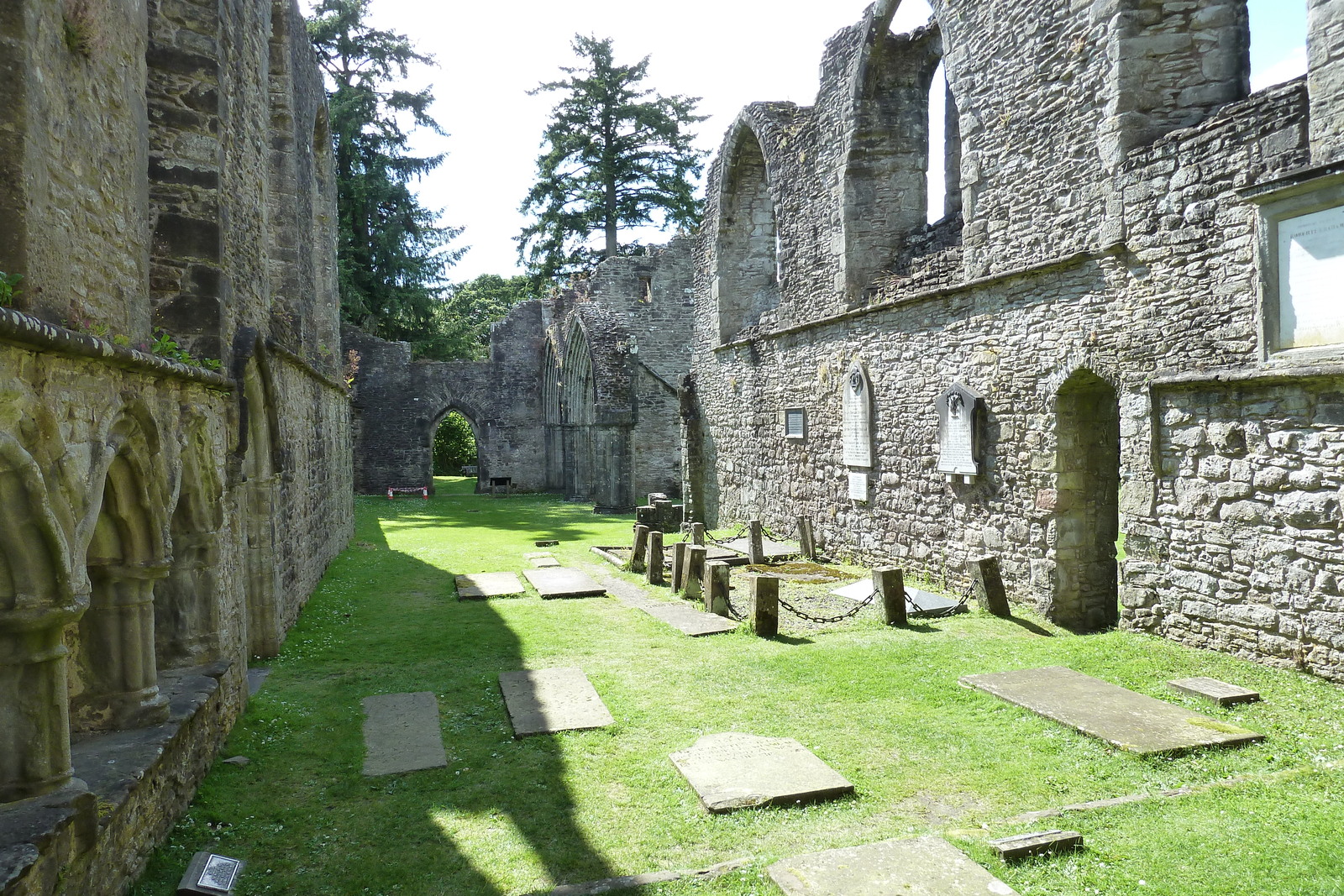 照片 英国(United Kingdom) 苏格兰(Scotland) 英奇马霍姆修道院(Inchmahome Priory) 2011-07 43