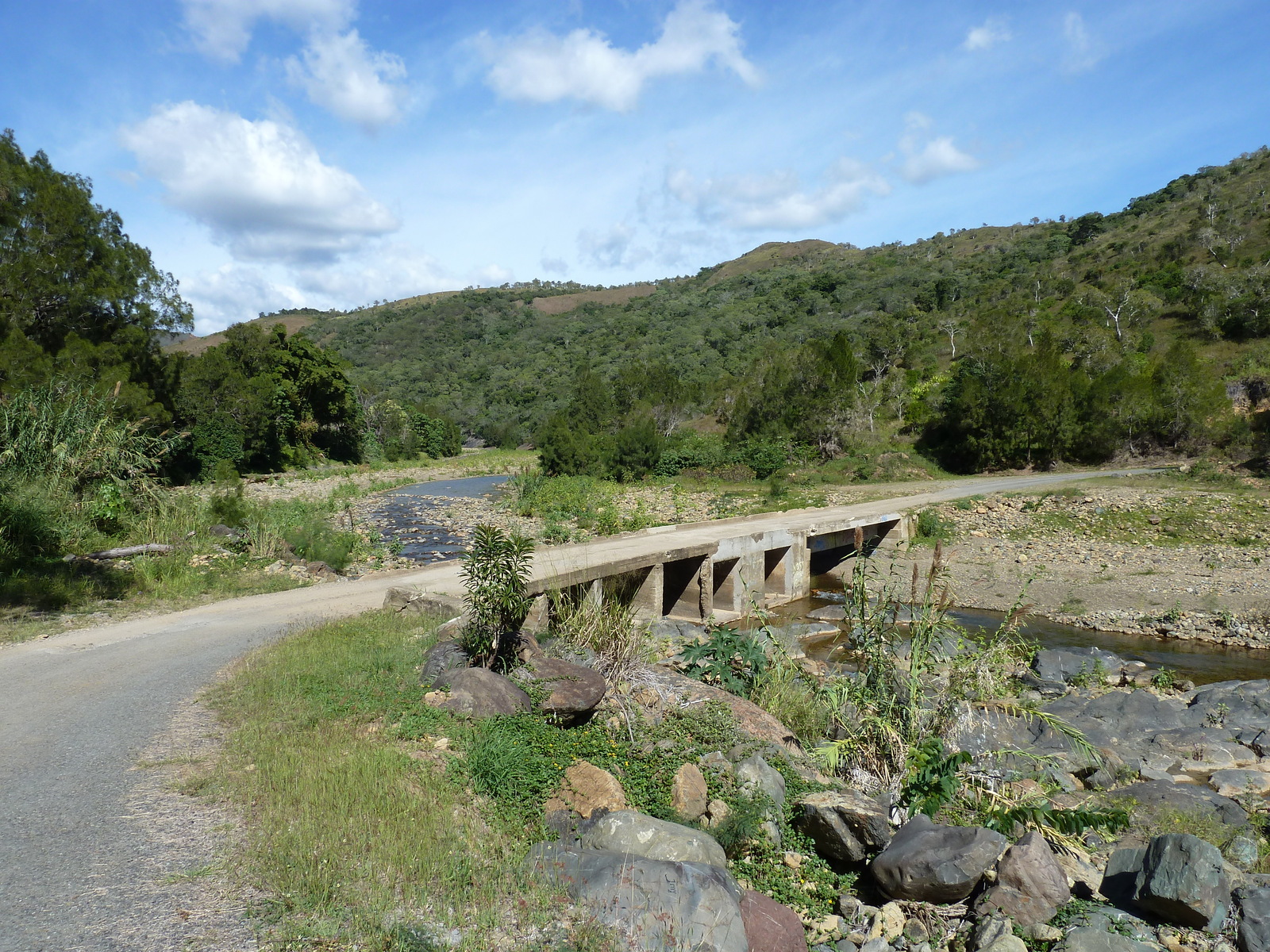 照片 新喀里多尼亚(New Caledonia) 通图塔至蒂奥公路(Tontouta to Thio road) 2010-05 109