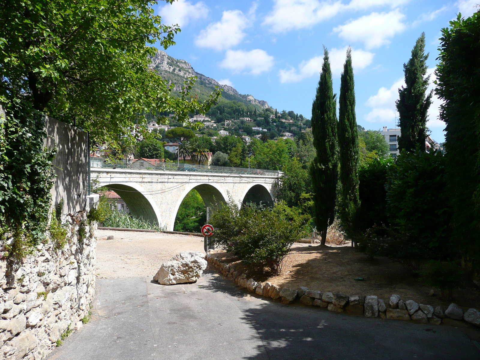 照片 法国(France) 旺斯(Vence) 伊斯纳尔大街(Avenue H. Isnard) 2007-07 27