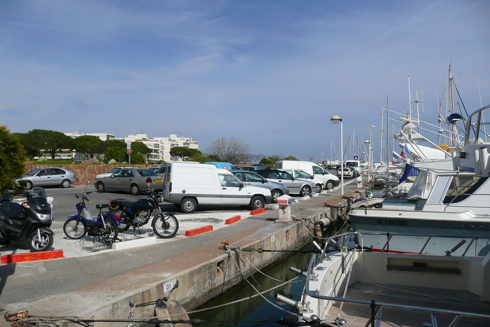 照片 法国(France) 拉纳普勒(La Napoule) 拉纳普勒港(Port La Napoule) 2008-03 52
