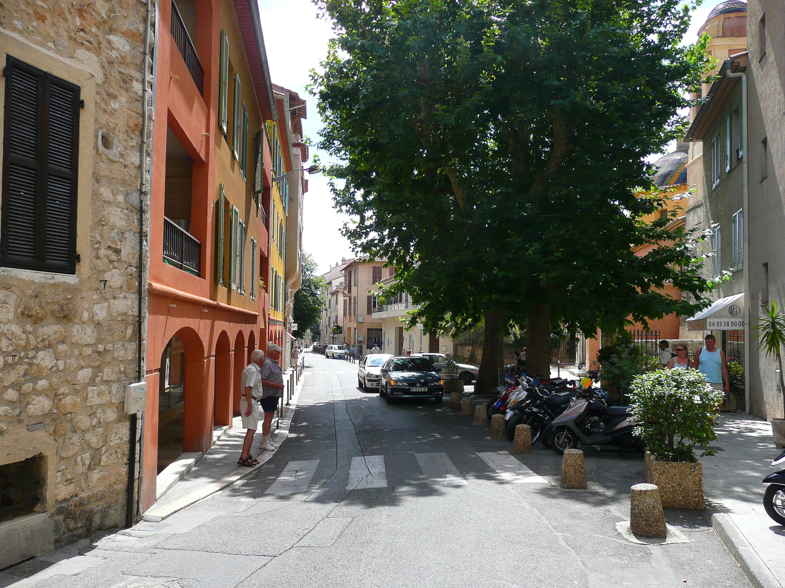 照片 法国(France) 旺斯(Vence) 伊斯纳尔大街(Avenue H. Isnard) 2007-07 13