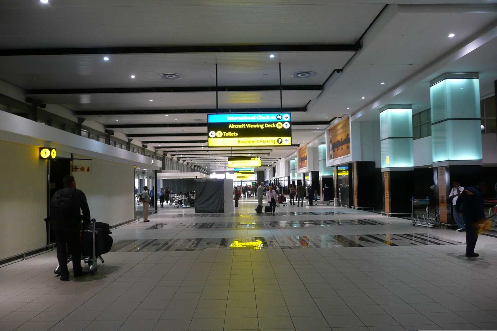 照片 南非(South Africa) 约翰内斯堡(Johannesburg) 坦博机场(Tambo Airport) 2008-09 4