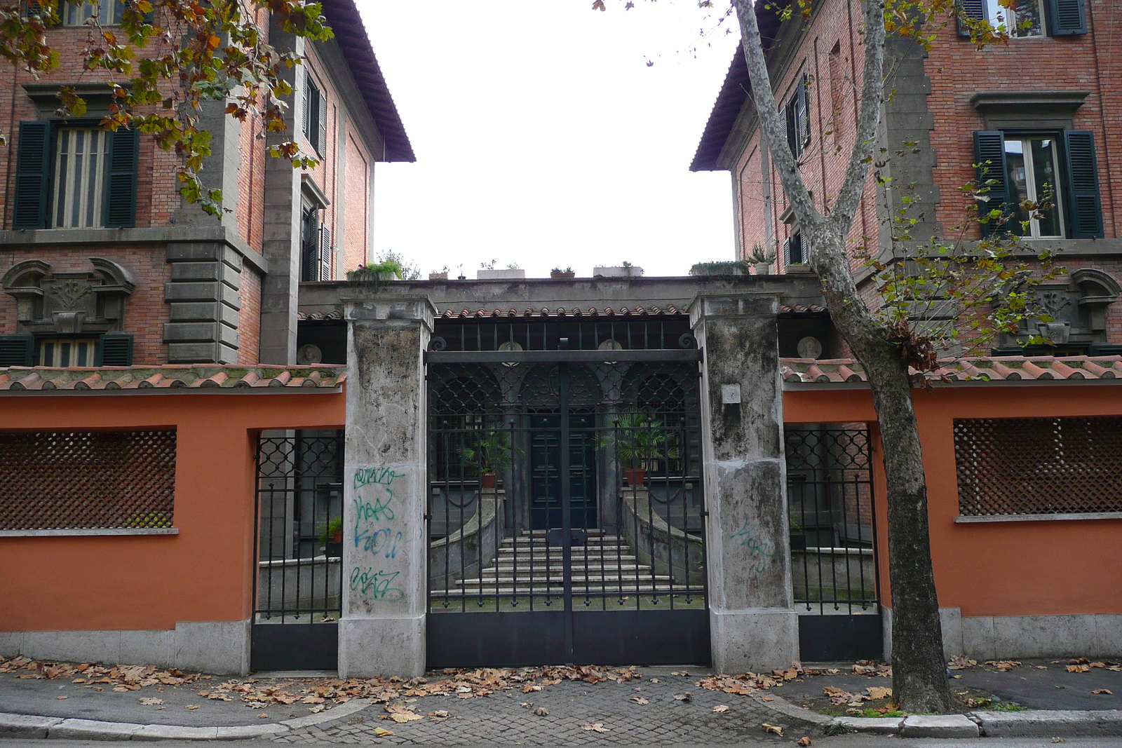 照片 意大利(Italy) 罗马(Rome) 四月三十日大道(Viale Trenta Aprile) 2007-11 28