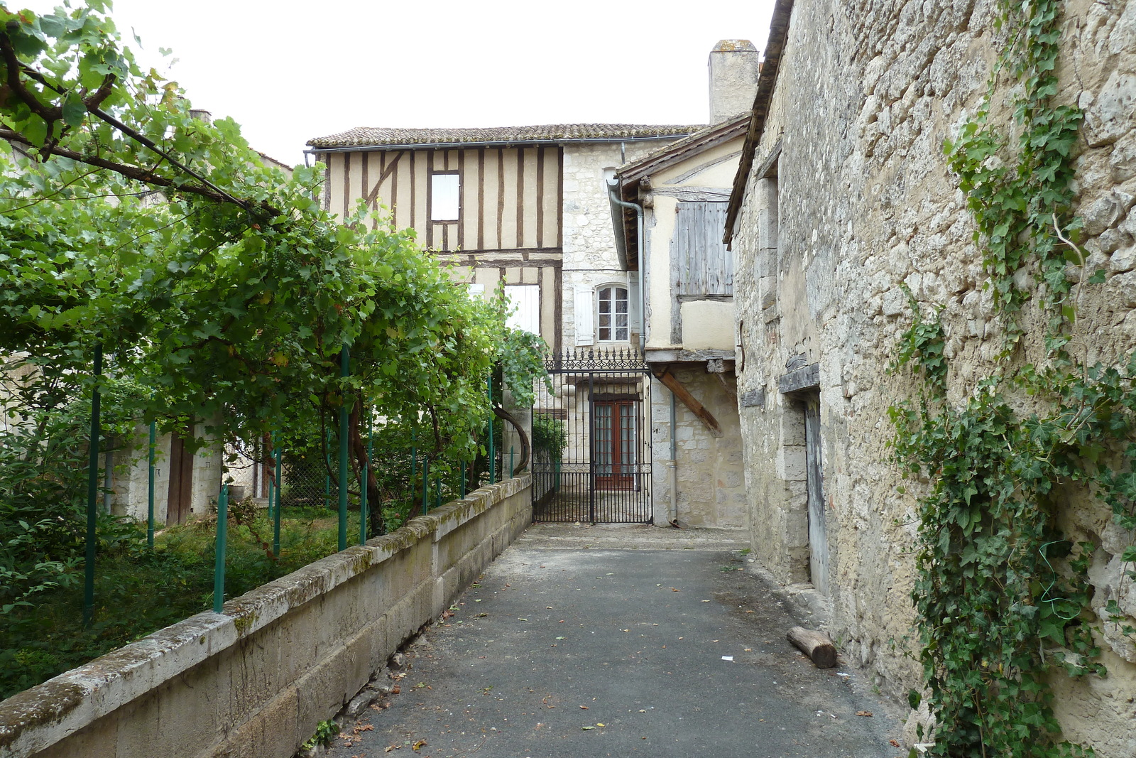 照片 法国(France) 伊西雅克(Issigeac) 2010-08 13