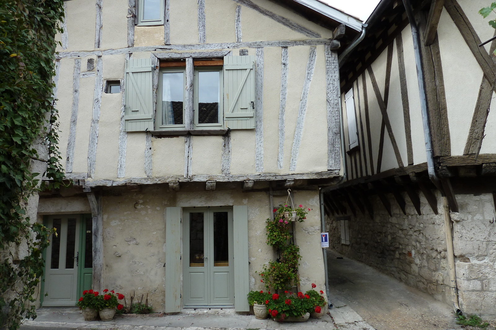照片 法国(France) 伊西雅克(Issigeac) 2010-08 15