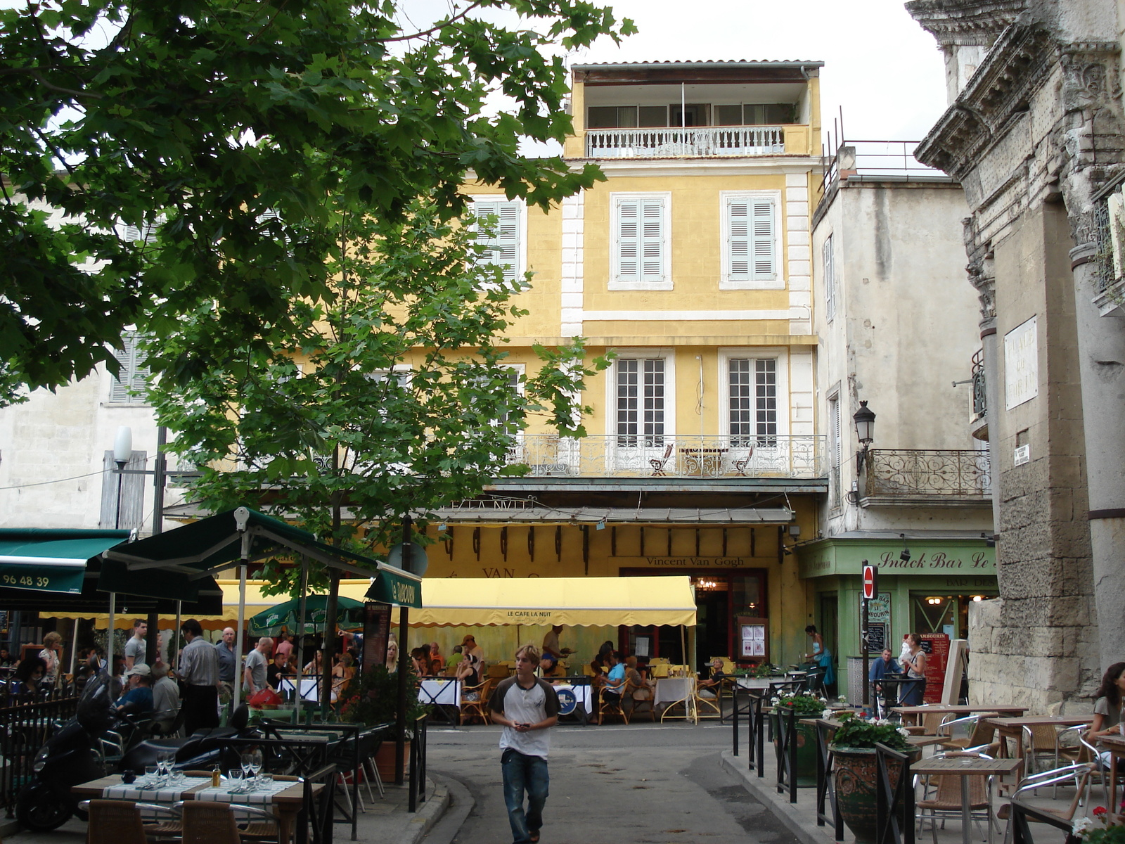 照片 法国(France) 阿尔勒(Arles) 2006-06 16