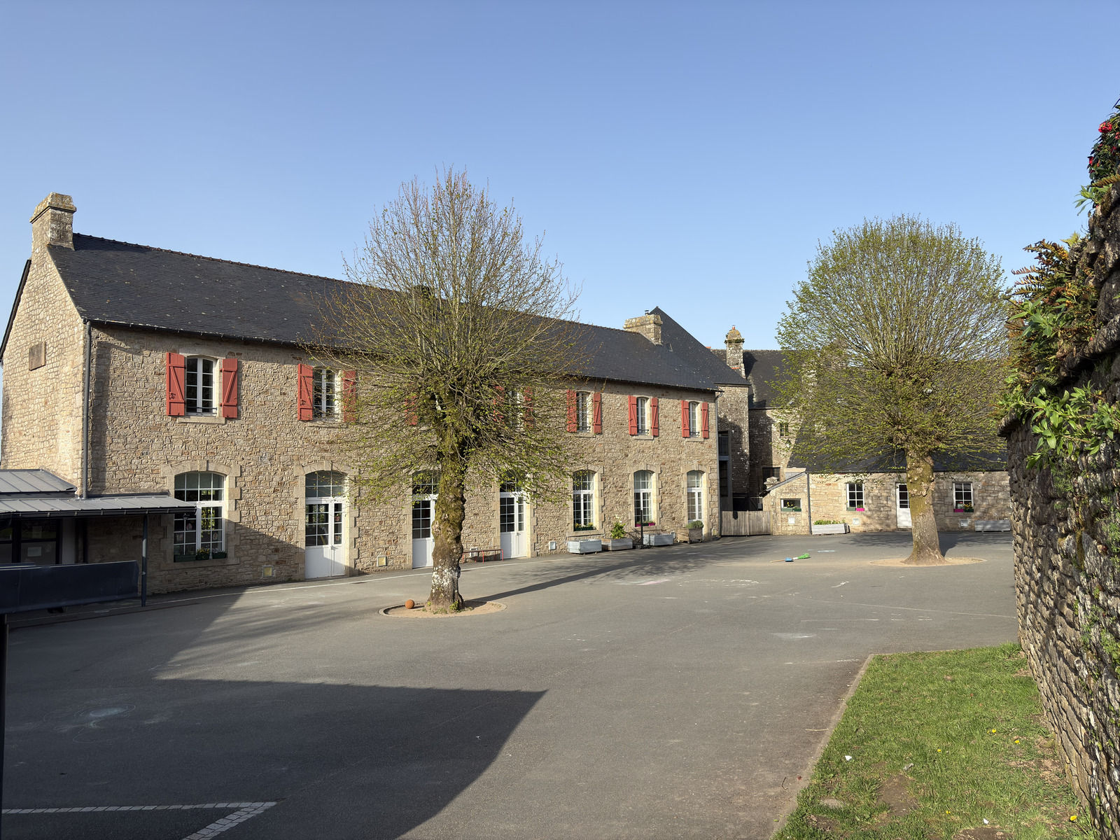 照片 法国(France) 洛克罗南(Locronan) 2026-04 13