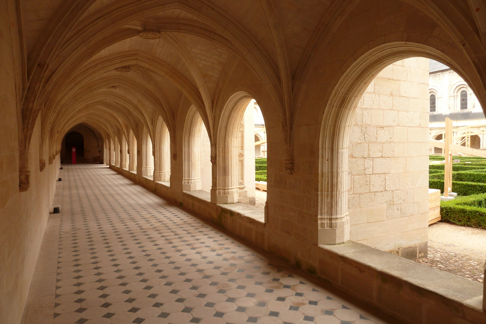 照片 法国(France) 丰特夫罗(Fontevraud) 2011-05 236