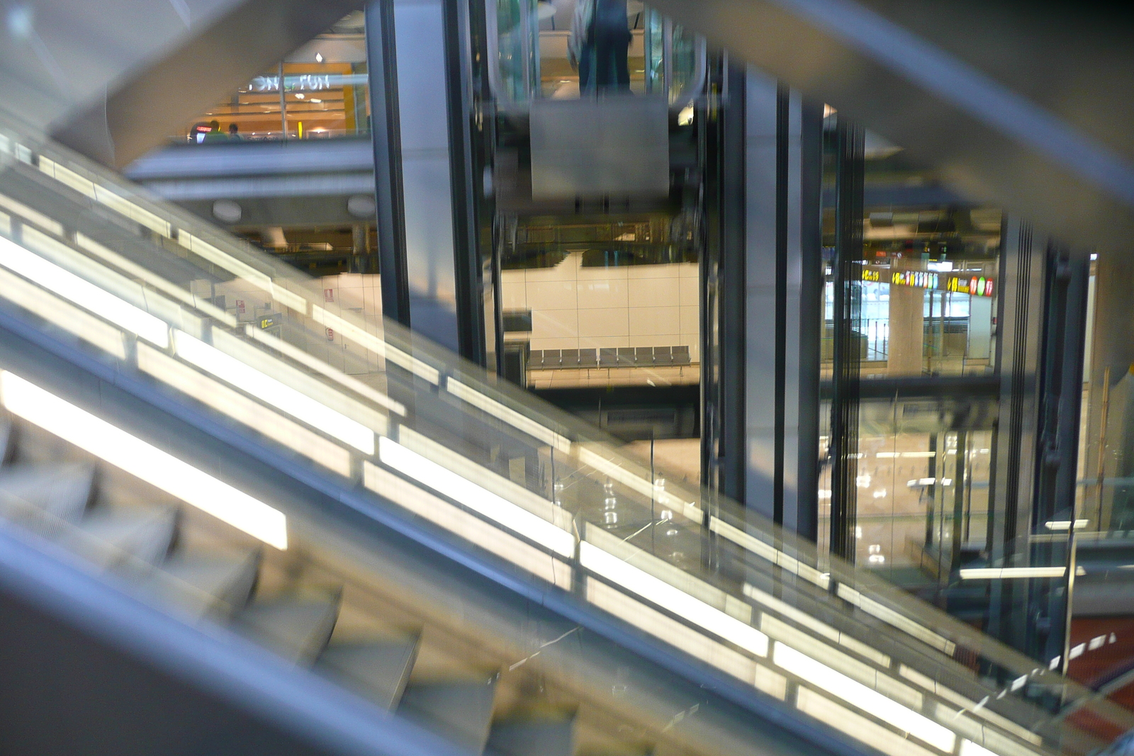 照片 西班牙(Spain) 马德里(Madrid) 巴拉哈斯机场(Barajas Airport) 2007-09 93