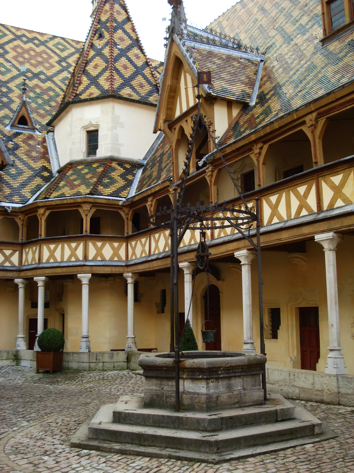 照片 法国(France) 博讷(Beaune) 博讷济贫院(Hospices de Beaune) 2007-01 9