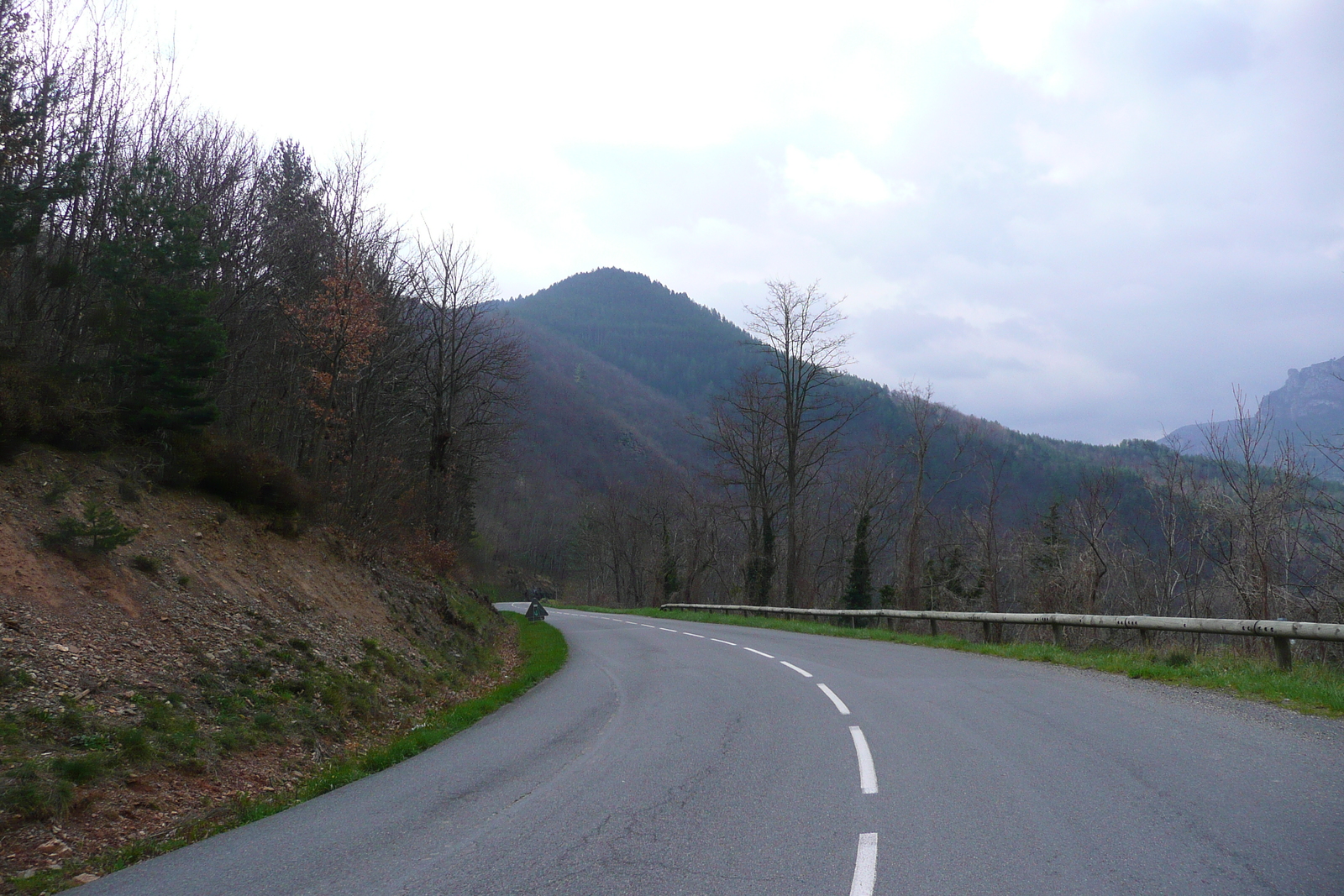 照片 法国(France) 塞文山脉(Cevennes Mountains) 科屈尔至弗洛拉克公路(Cocures to Florac road) 2008-04 26